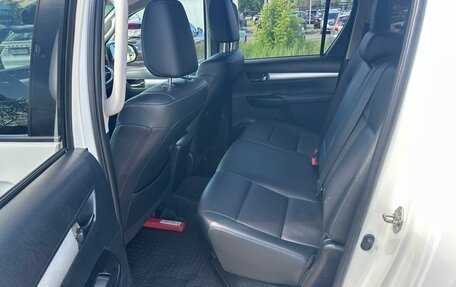 Toyota Hilux VIII, 2019 год, 2 500 000 рублей, 8 фотография