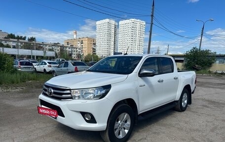 Toyota Hilux VIII, 2019 год, 2 500 000 рублей, 2 фотография
