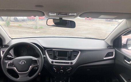 Hyundai Solaris II рестайлинг, 2017 год, 997 000 рублей, 5 фотография