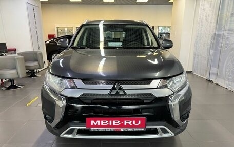 Mitsubishi Outlander III рестайлинг 3, 2019 год, 1 565 000 рублей, 2 фотография