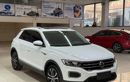 Volkswagen T-Roc I, 2022 год, 1 600 000 рублей, 3 фотография