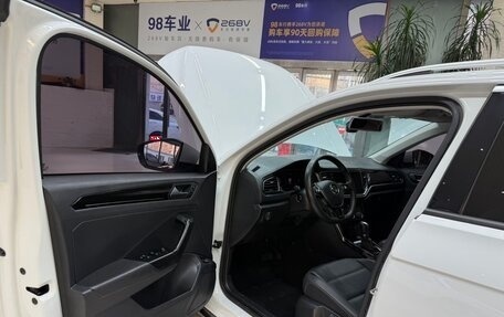 Volkswagen T-Roc I, 2022 год, 1 600 000 рублей, 8 фотография
