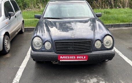 Mercedes-Benz E-Класс, 1998 год, 330 000 рублей, 2 фотография