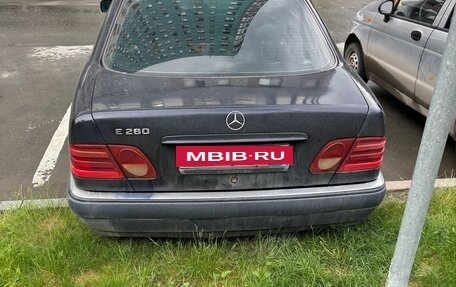 Mercedes-Benz E-Класс, 1998 год, 330 000 рублей, 5 фотография