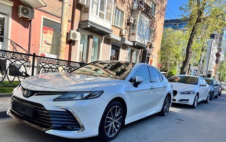 Toyota Camry, 2021 год, 3 499 000 рублей, 2 фотография