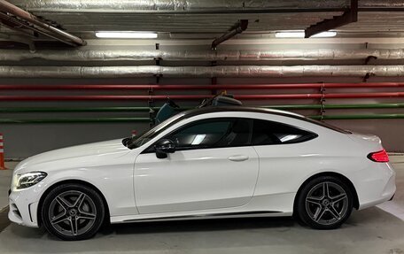 Mercedes-Benz C-Класс, 2018 год, 3 650 000 рублей, 4 фотография