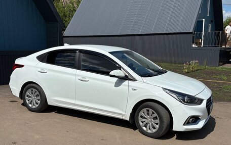 Hyundai Solaris II рестайлинг, 2018 год, 1 050 000 рублей, 4 фотография