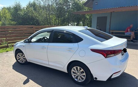 Hyundai Solaris II рестайлинг, 2018 год, 1 050 000 рублей, 5 фотография