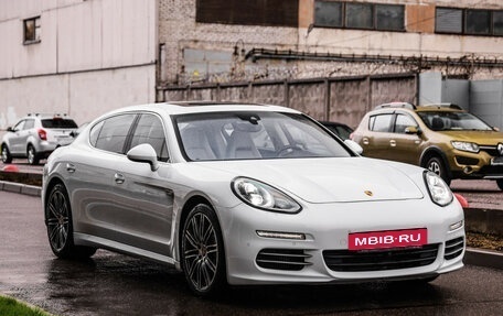 Porsche Panamera II рестайлинг, 2013 год, 3 699 000 рублей, 6 фотография