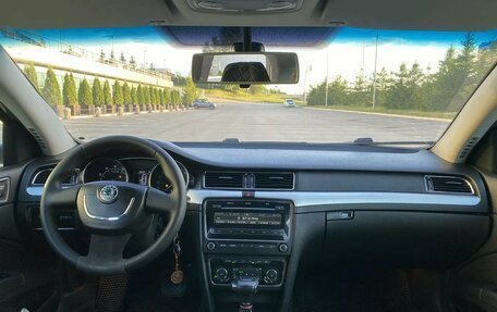 Skoda Superb III рестайлинг, 2011 год, 875 000 рублей, 7 фотография