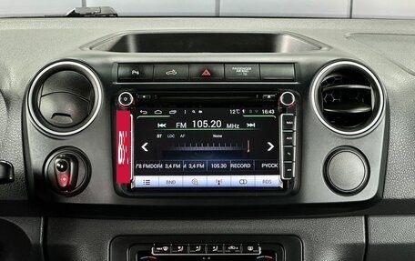 Volkswagen Amarok I рестайлинг, 2013 год, 1 999 000 рублей, 23 фотография