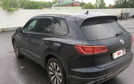 Volkswagen Touareg III, 2018 год, 4 200 000 рублей, 3 фотография