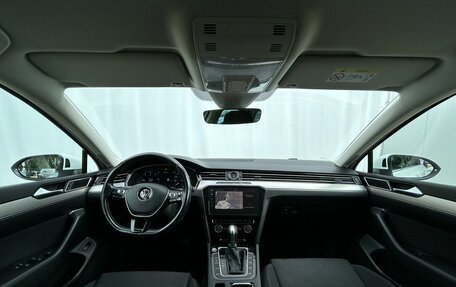 Volkswagen Passat B8 рестайлинг, 2018 год, 1 790 000 рублей, 14 фотография