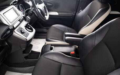 Toyota Wish II, 2015 год, 1 919 000 рублей, 17 фотография