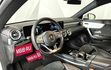 Mercedes-Benz CLA, 2019 год, 2 195 000 рублей, 18 фотография