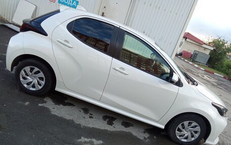 Toyota Yaris, 2021 год, 1 115 000 рублей, 4 фотография
