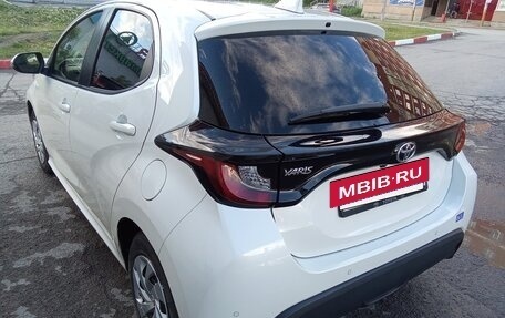 Toyota Yaris, 2021 год, 1 115 000 рублей, 7 фотография