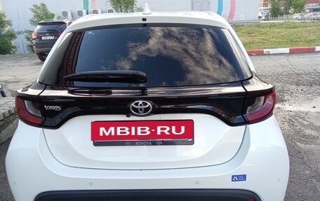Toyota Yaris, 2021 год, 1 115 000 рублей, 6 фотография