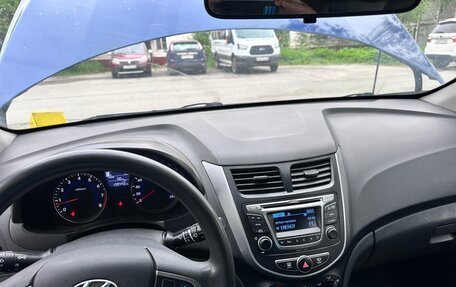 Hyundai Solaris II рестайлинг, 2015 год, 680 000 рублей, 7 фотография