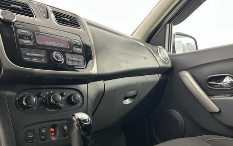 Renault Logan II, 2018 год, 799 000 рублей, 20 фотография