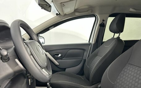 Renault Logan II, 2018 год, 799 000 рублей, 22 фотография