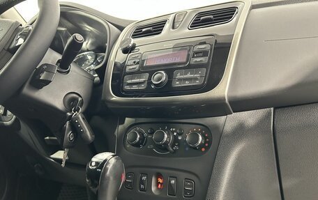 Renault Logan II, 2018 год, 799 000 рублей, 24 фотография
