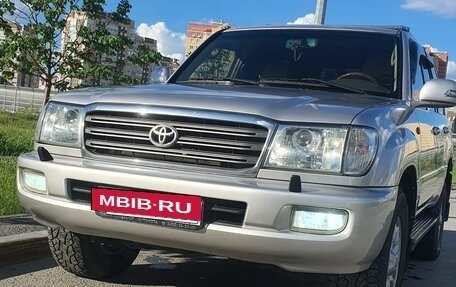 Toyota Land Cruiser 100 рестайлинг 2, 2002 год, 2 500 000 рублей, 2 фотография