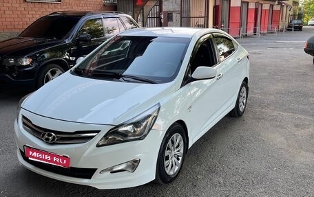 Hyundai Solaris II рестайлинг, 2015 год, 830 000 рублей, 1 фотография