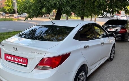 Hyundai Solaris II рестайлинг, 2015 год, 830 000 рублей, 2 фотография