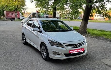 Hyundai Solaris II рестайлинг, 2015 год, 830 000 рублей, 3 фотография