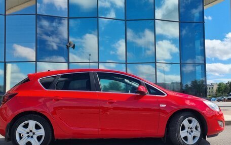 Opel Astra J, 2012 год, 680 000 рублей, 2 фотография