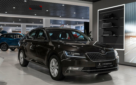Skoda Superb III рестайлинг, 2017 год, 2 595 000 рублей, 2 фотография