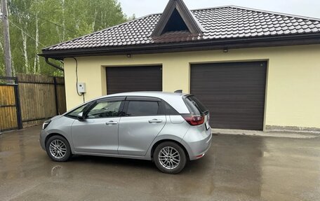 Honda Fit, 2020 год, 1 500 000 рублей, 4 фотография