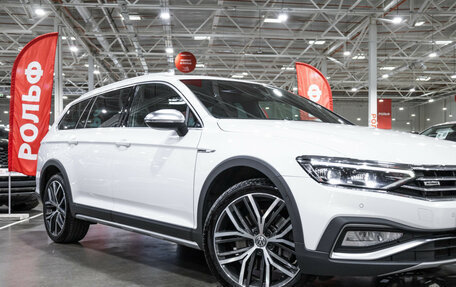 Volkswagen Passat B8 рестайлинг, 2019 год, 3 899 700 рублей, 10 фотография