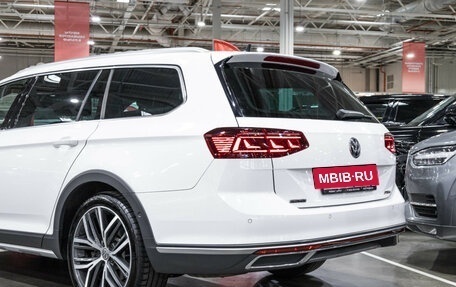 Volkswagen Passat B8 рестайлинг, 2019 год, 3 899 700 рублей, 18 фотография
