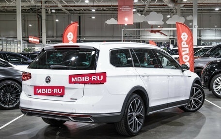 Volkswagen Passat B8 рестайлинг, 2019 год, 3 899 700 рублей, 12 фотография