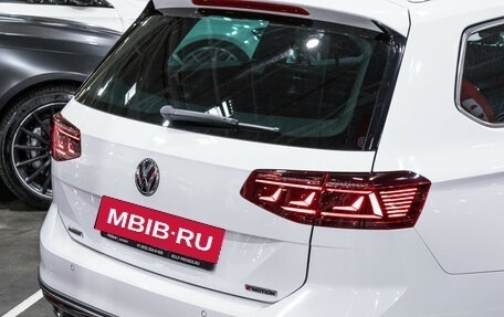 Volkswagen Passat B8 рестайлинг, 2019 год, 3 899 700 рублей, 13 фотография