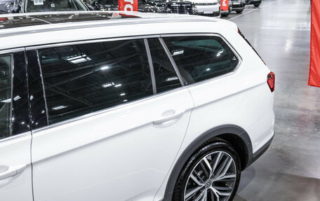 Volkswagen Passat B8 рестайлинг, 2019 год, 3 899 700 рублей, 19 фотография
