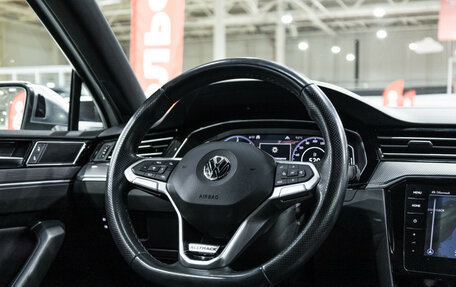 Volkswagen Passat B8 рестайлинг, 2019 год, 3 899 700 рублей, 25 фотография