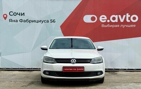 Volkswagen Jetta VI, 2012 год, 999 000 рублей, 2 фотография