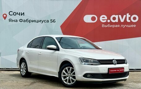 Volkswagen Jetta VI, 2012 год, 999 000 рублей, 3 фотография