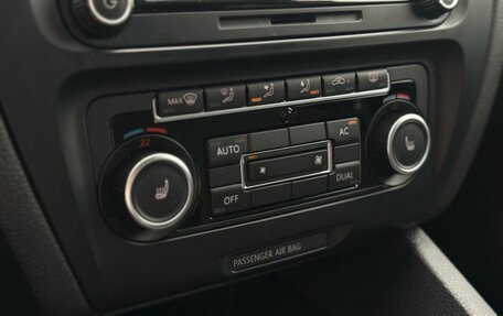 Volkswagen Jetta VI, 2012 год, 999 000 рублей, 15 фотография