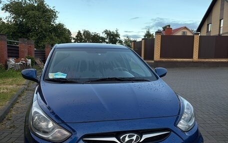 Hyundai Solaris II рестайлинг, 2012 год, 650 000 рублей, 1 фотография