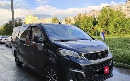 Peugeot Traveller I, 2019 год, 2 400 000 рублей, 1 фотография