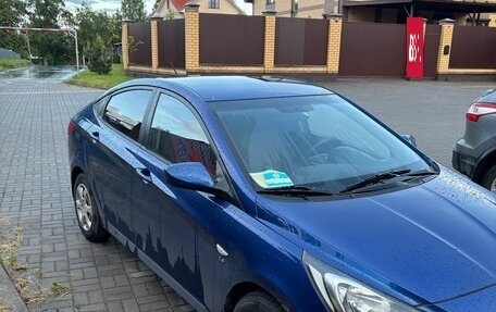 Hyundai Solaris II рестайлинг, 2012 год, 650 000 рублей, 6 фотография