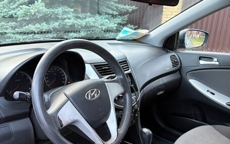 Hyundai Solaris II рестайлинг, 2012 год, 650 000 рублей, 12 фотография