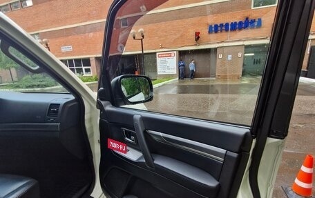 Mitsubishi Pajero IV, 2011 год, 1 950 000 рублей, 7 фотография
