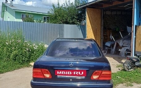 Mercedes-Benz E-Класс, 1997 год, 650 000 рублей, 7 фотография
