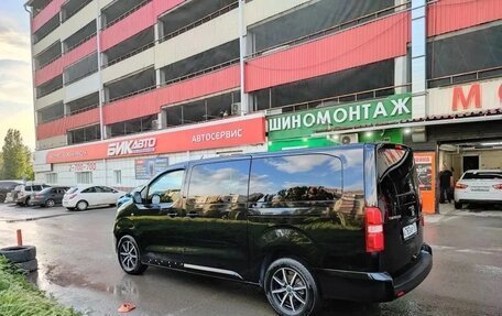 Peugeot Traveller I, 2019 год, 2 400 000 рублей, 4 фотография