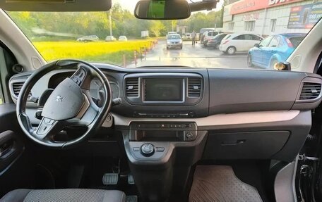 Peugeot Traveller I, 2019 год, 2 400 000 рублей, 7 фотография